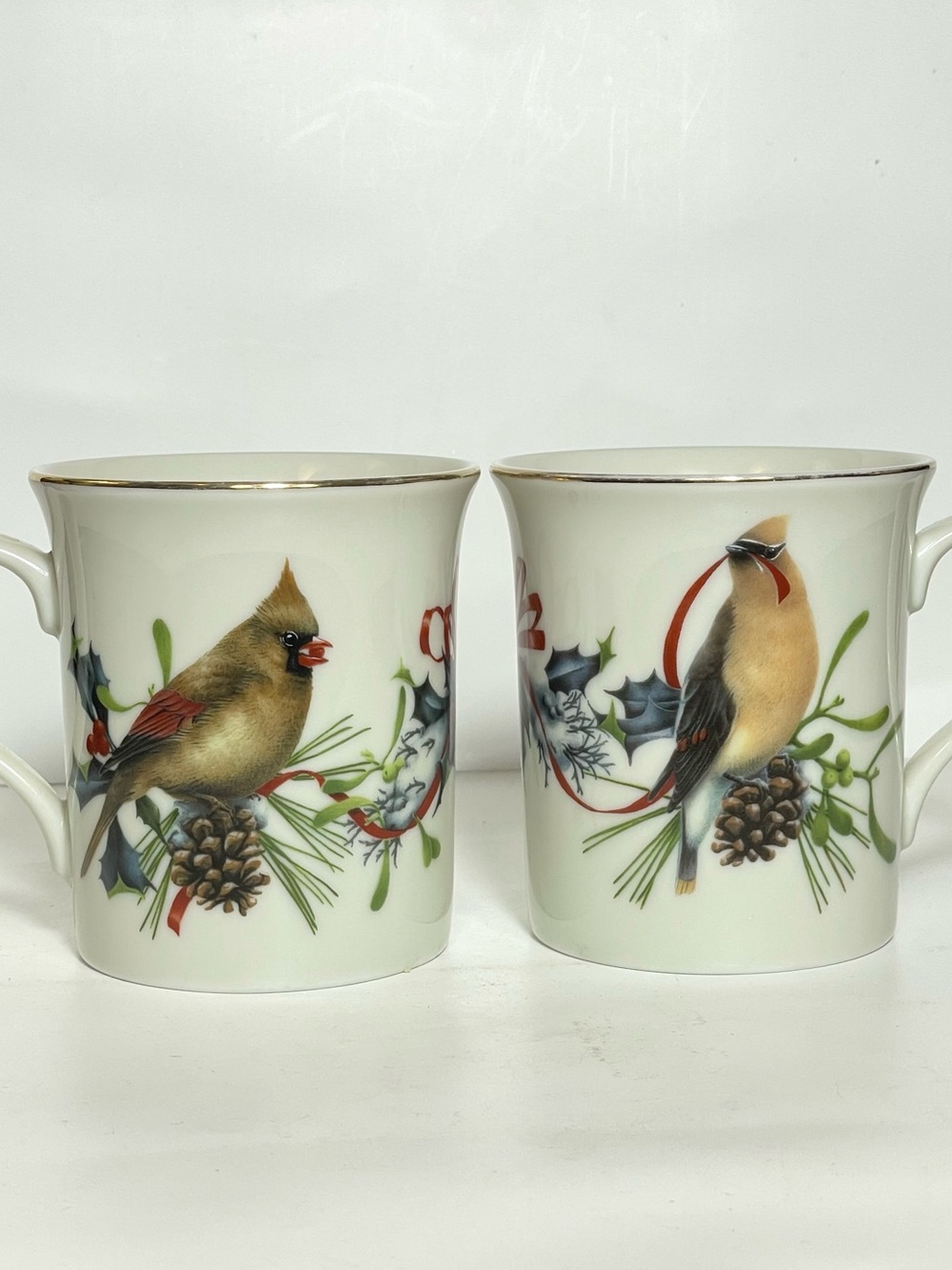 Lenox Winter Greetings Mugs Set of 2 24K Gold Trim Birds By Catherine McClung